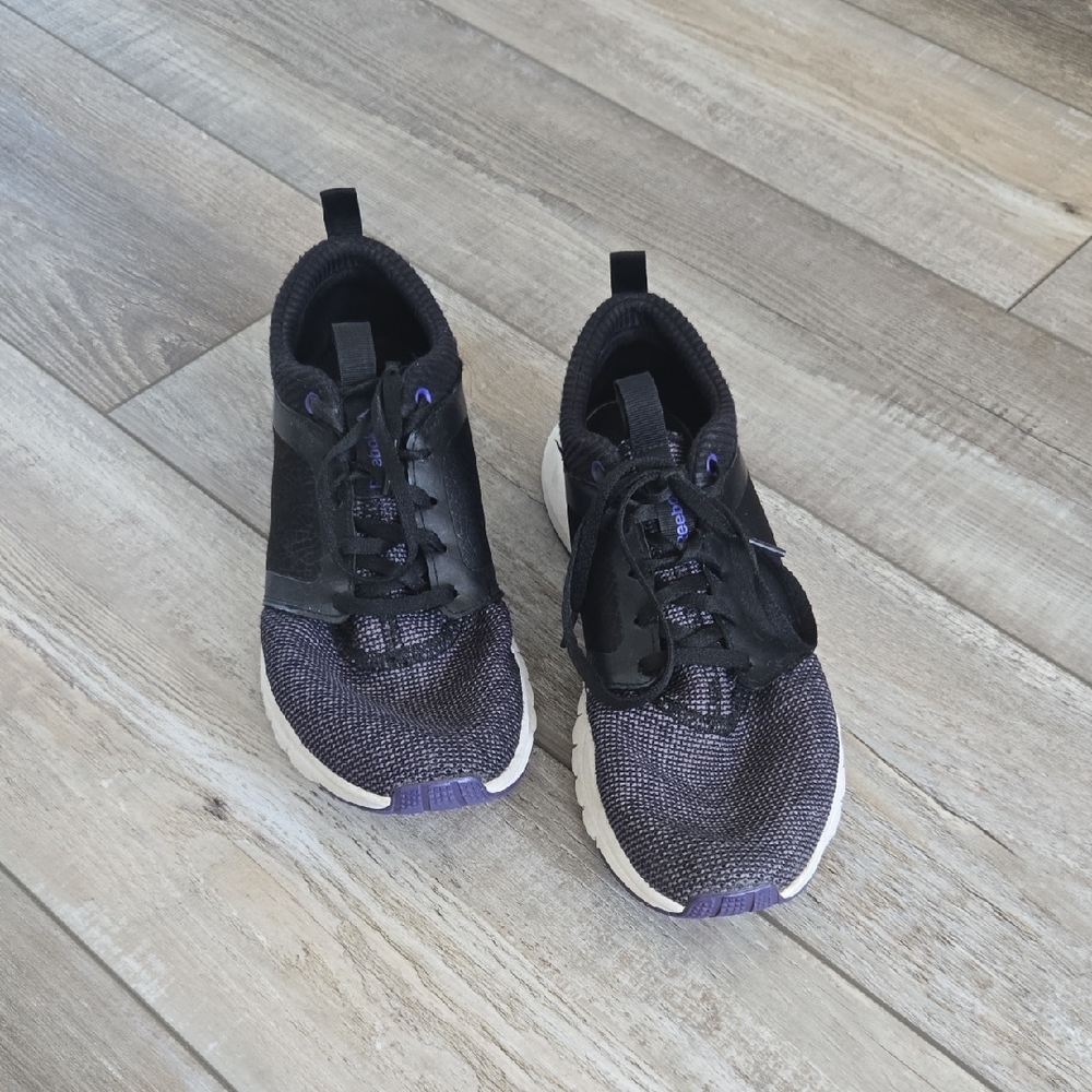 Reebok Black and Purple Athletic Sneakers Size 8
